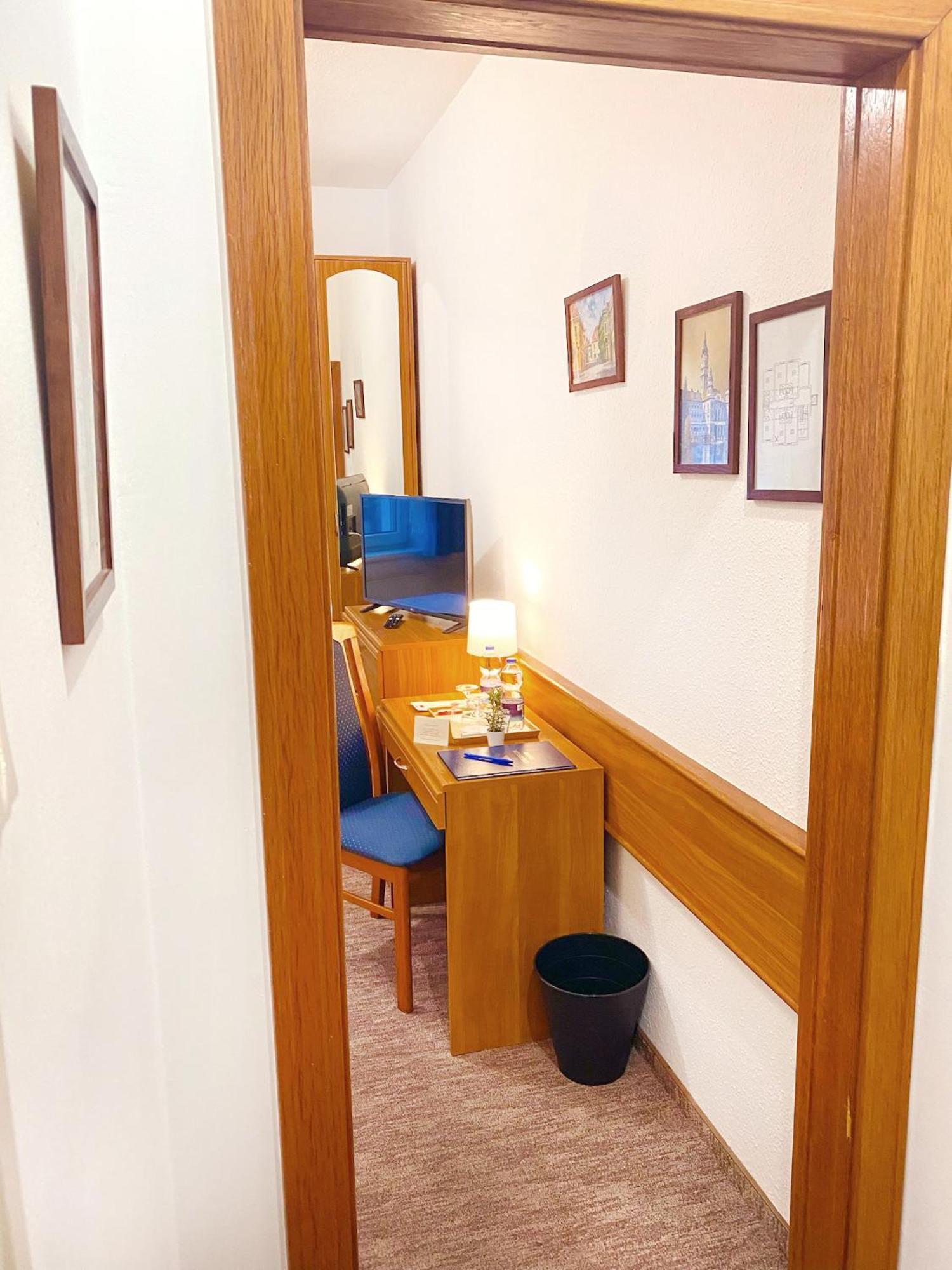 Hotel Wesselenyi Gyor Bagian luar foto